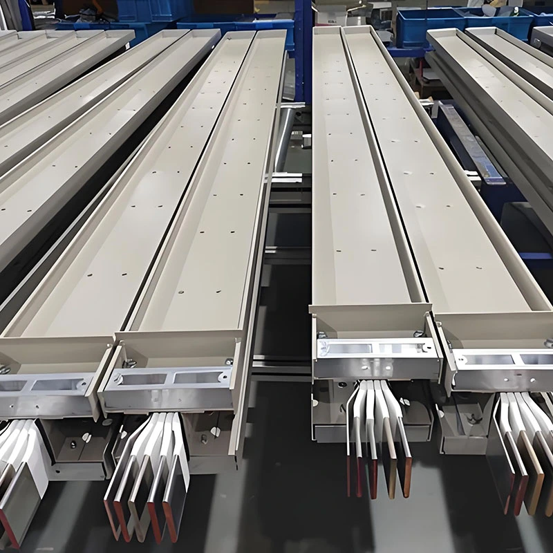 Жоғары токпен жабылған автобус жолы